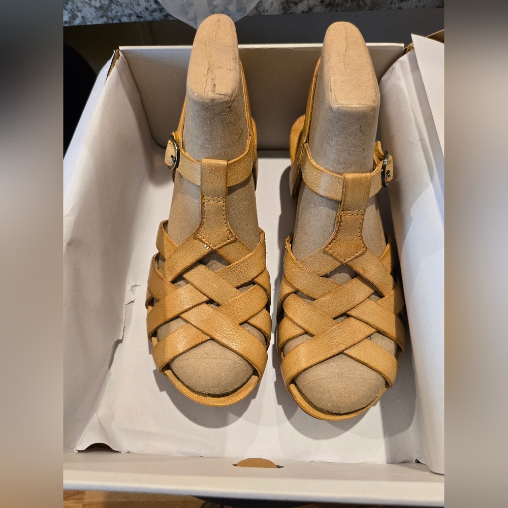 Dansko Tinley Fisherman Wedge Sandals NWT